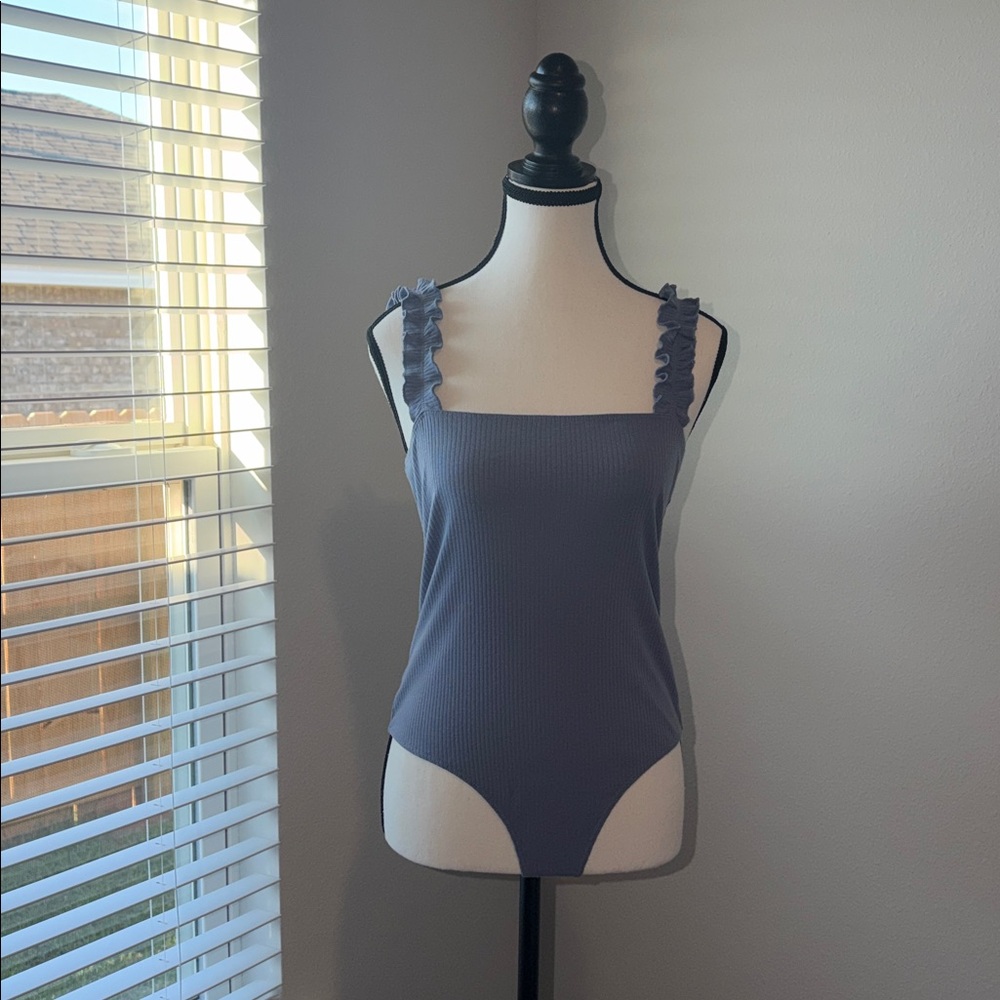 double zero purple ruffle sleeve tank bodysuit size medium